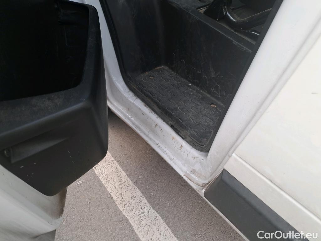  Opel  Movano OPEL  / 2021 / 4P / furgón Furgón Base L2H2 3.5T 2.2 BlueHDi 88kW #26