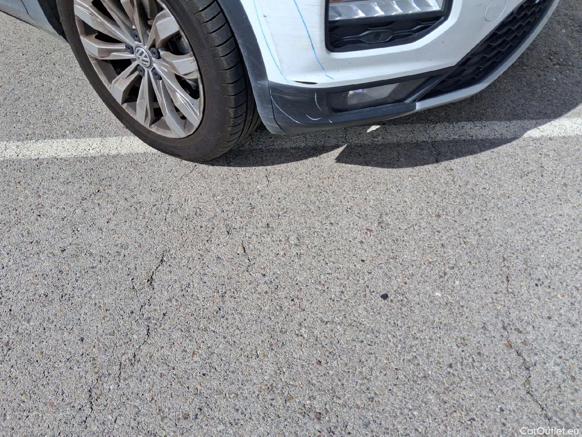  Volkswagen  T-ROC VOLKSWAGEN  / 2017 / 5P / todoterreno Advance 1.0 TSI 85kW (115CV) (CX) #12