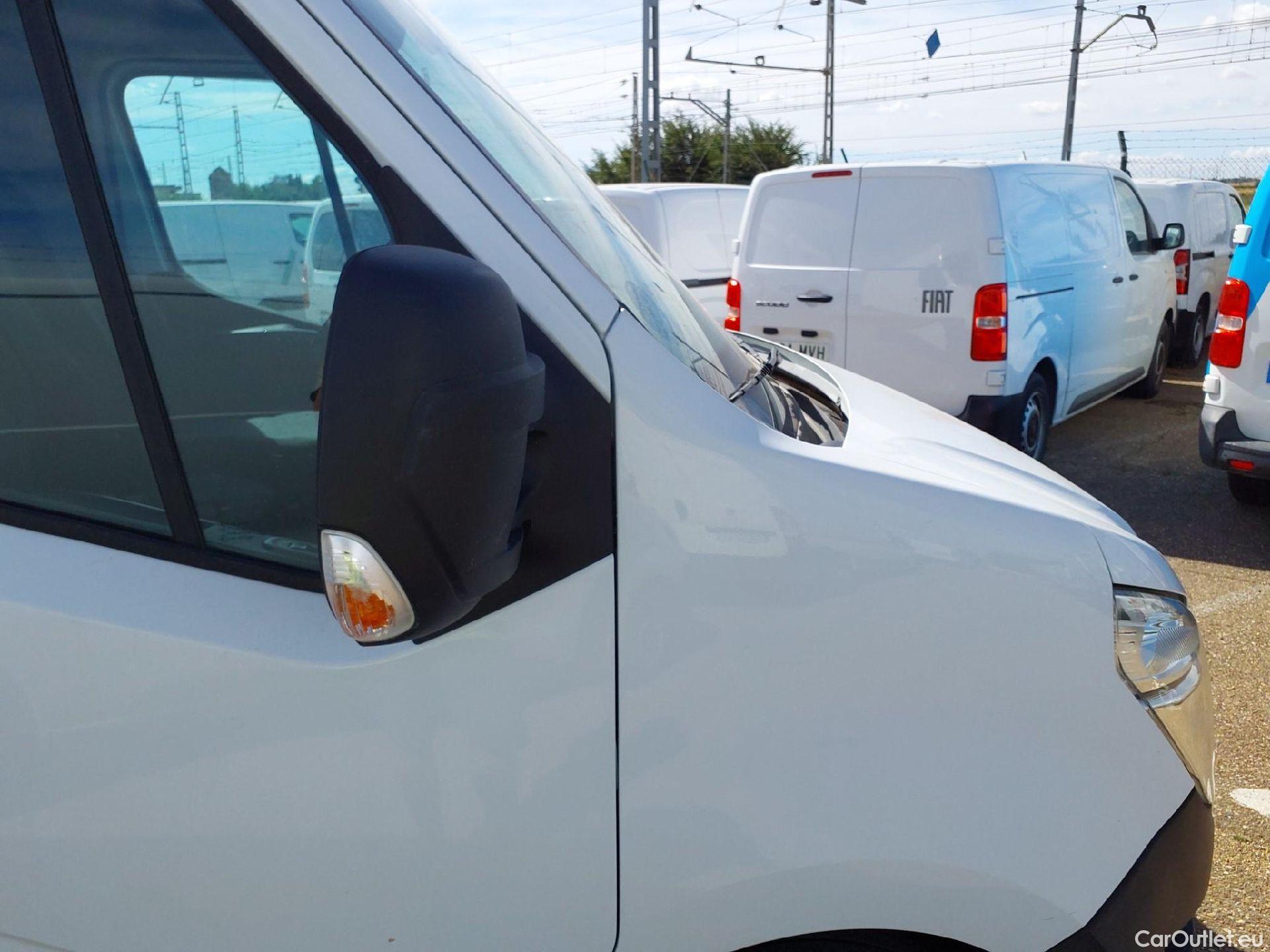  Nissan  Interstar NISSAN  / 2018 / 4P / furgón L2H2 3,5T 2.3dCi 99kW FWD Comfort #33