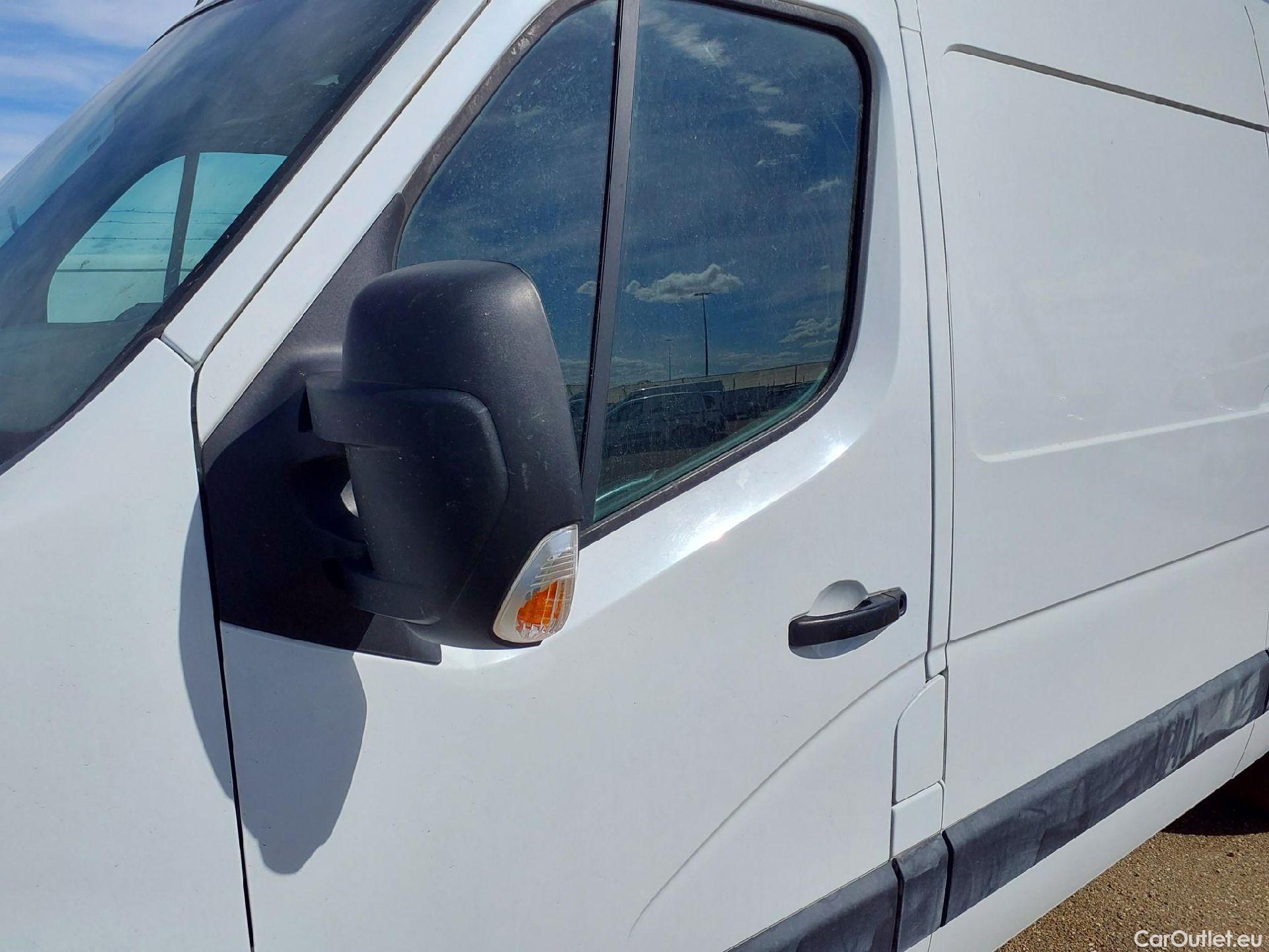  Nissan  Interstar NISSAN  / 2018 / 4P / furgón L2H2 3,5T 2.3dCi 99kW FWD Comfort #13