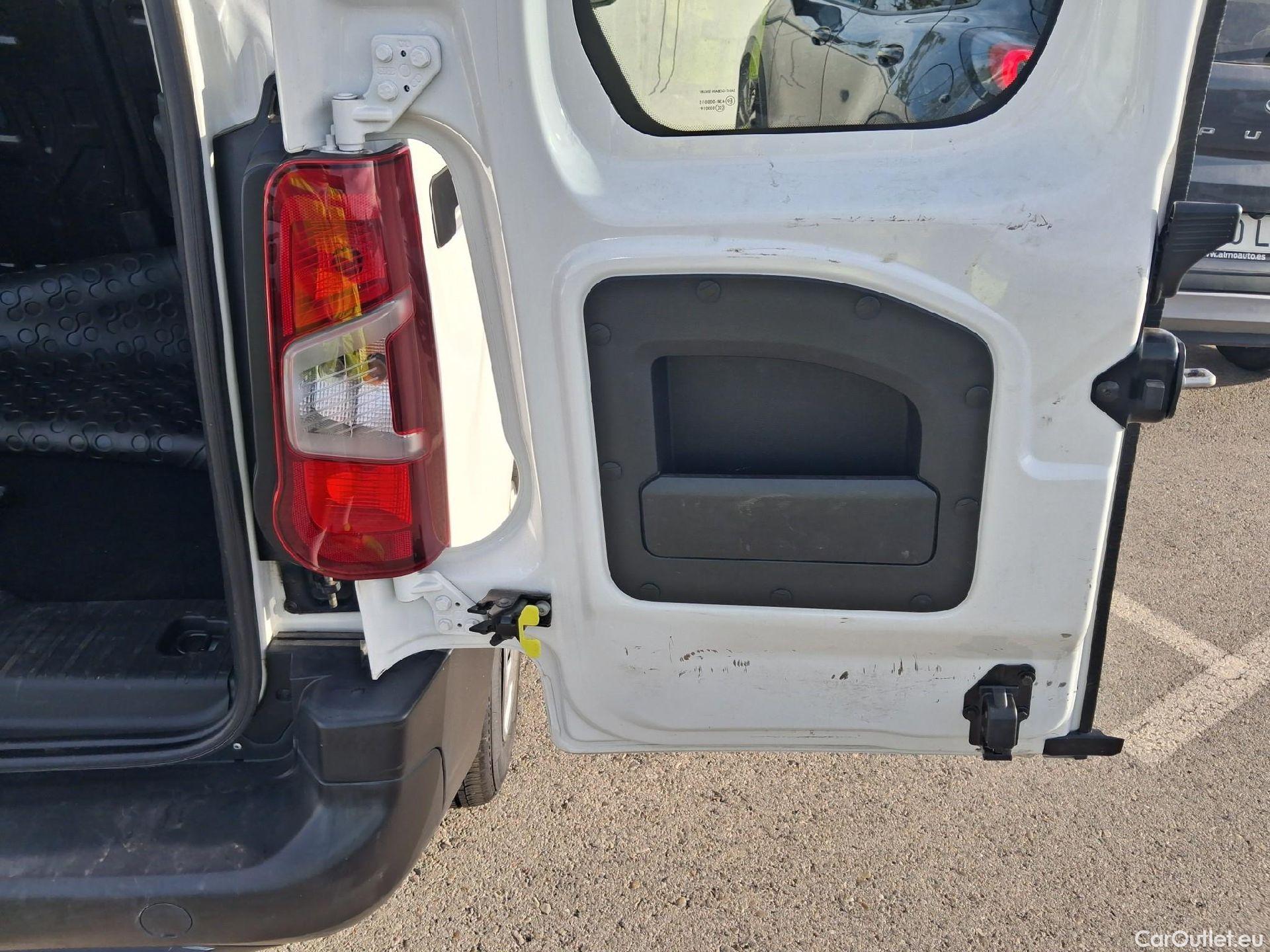  Opel  Combo OPEL  Life / 2018 / 4P / monovolumen compacto 1.5 TD 56kW (75CV) Expression L #34