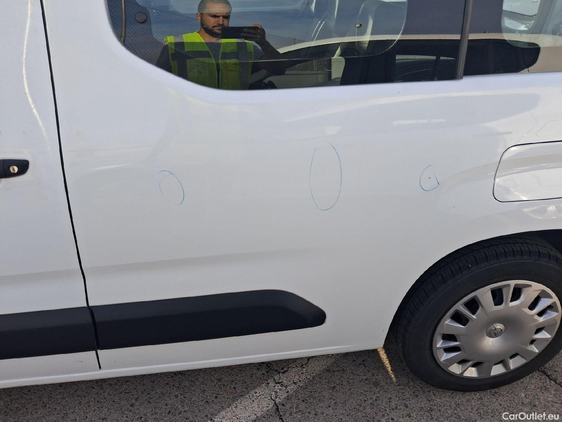  Opel  Combo OPEL  Life / 2018 / 4P / monovolumen compacto 1.5 TD 56kW (75CV) Expression L #25