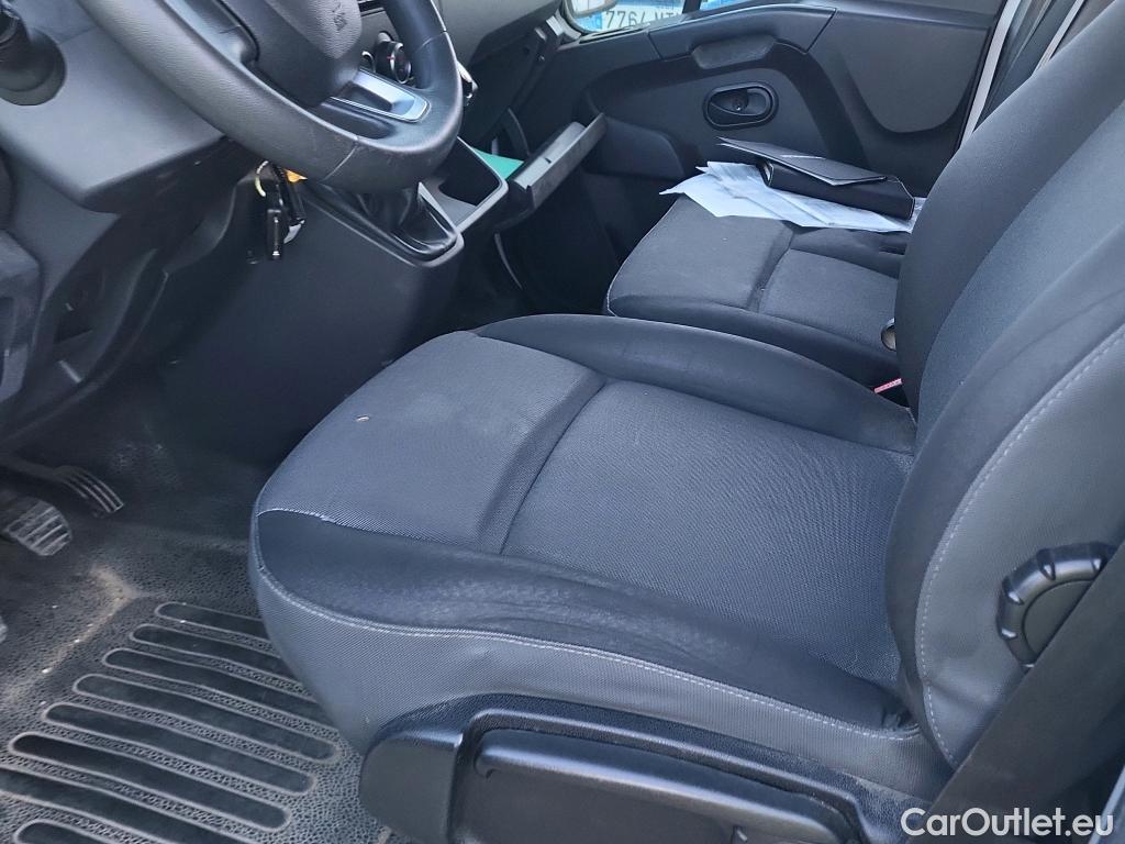  Renault  Master RENAULT  / 2019 / 4P / combi Combi 9 L2H2 3500 En B dCi 110kW #41