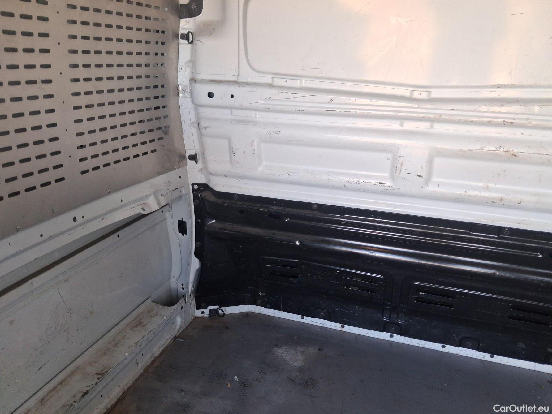  Renault  Trafic RENAULT  / 2019 / 4P / furgón Furgón 27 L1H1 Energy Blue dCi 70 kW- SS #30