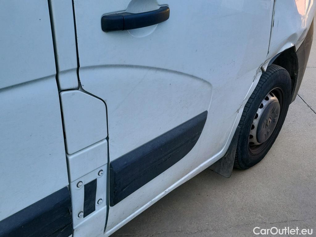  Renault  Master RENAULT  / 2019 / 4P / combi Combi 9 L2H2 3500 En B dCi 110kW #27