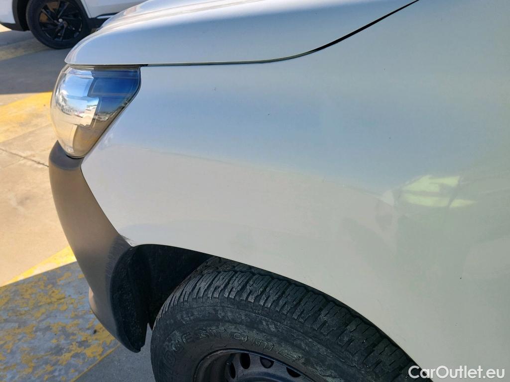  Toyota  Hilux TOYOTA  / 2016 / 2P / pickup 2.4 D-4D Cabina Extra GX #20