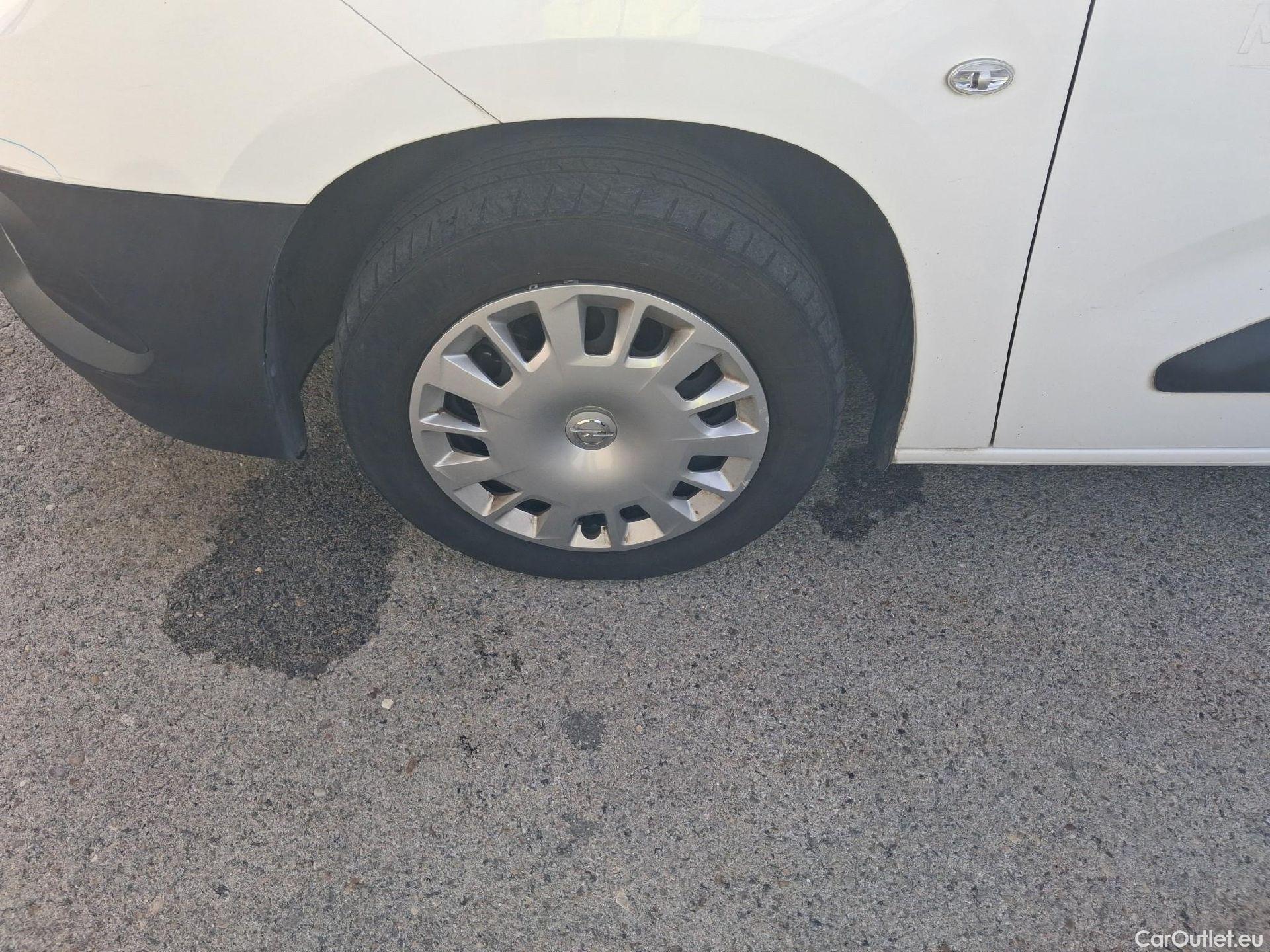  Opel  Combo OPEL  Life / 2018 / 4P / monovolumen compacto 1.5 TD 56kW (75CV) Expression L #19
