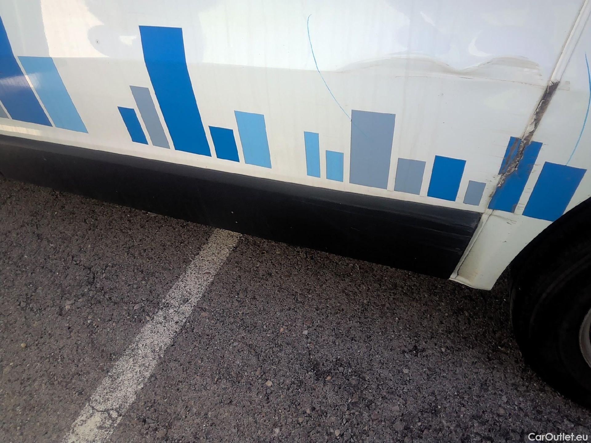  Renault  Trafic RENAULT  / 2019 / 4P / furgón Furgón 27 L1H1 Energy Blue dCi 70 kW- SS #18