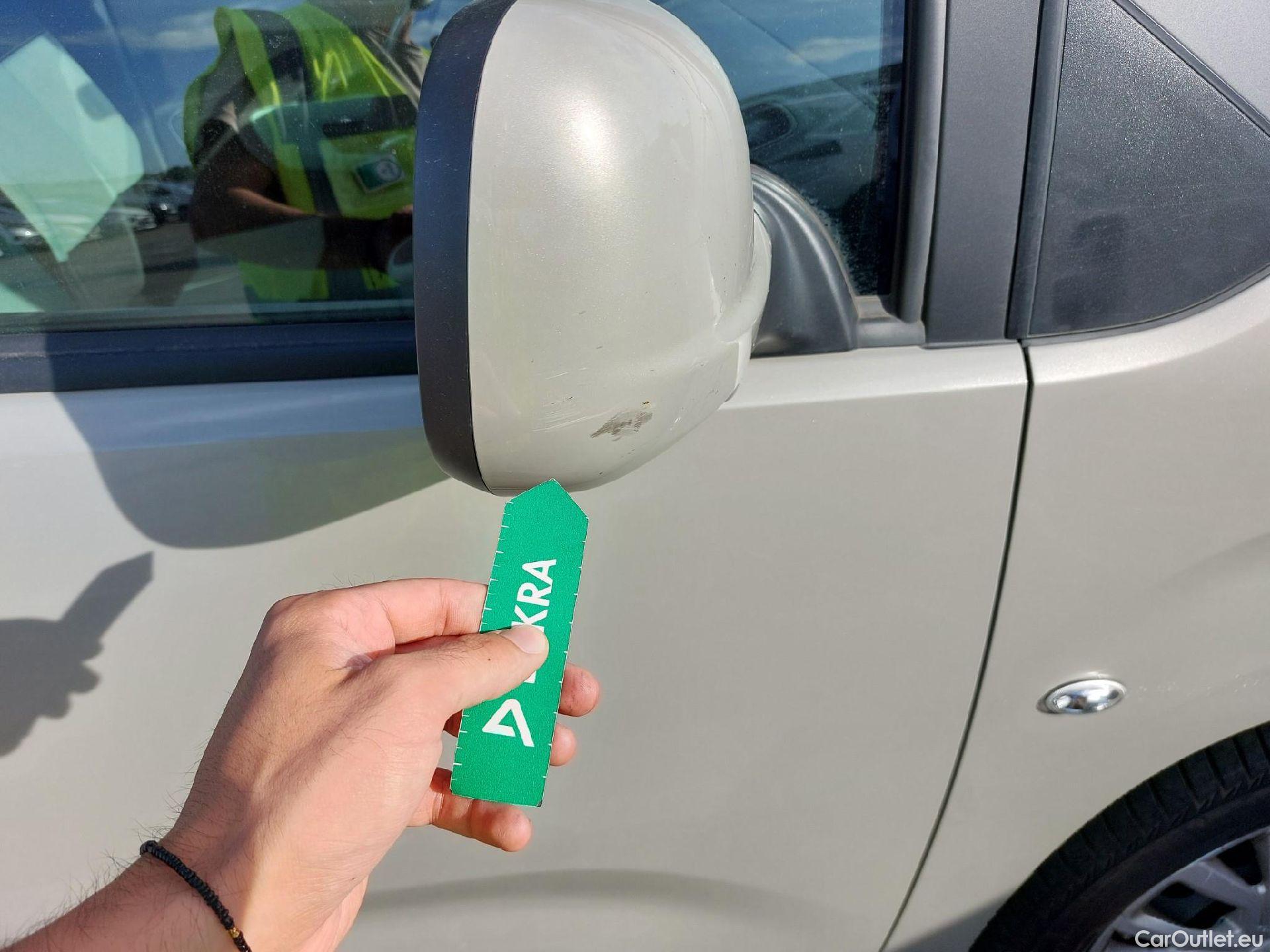  Citroen  Berlingo CITROEN  / 2018 / 5P / monovolumen compacto Talla M PureTech 110 S&S FEEL #23