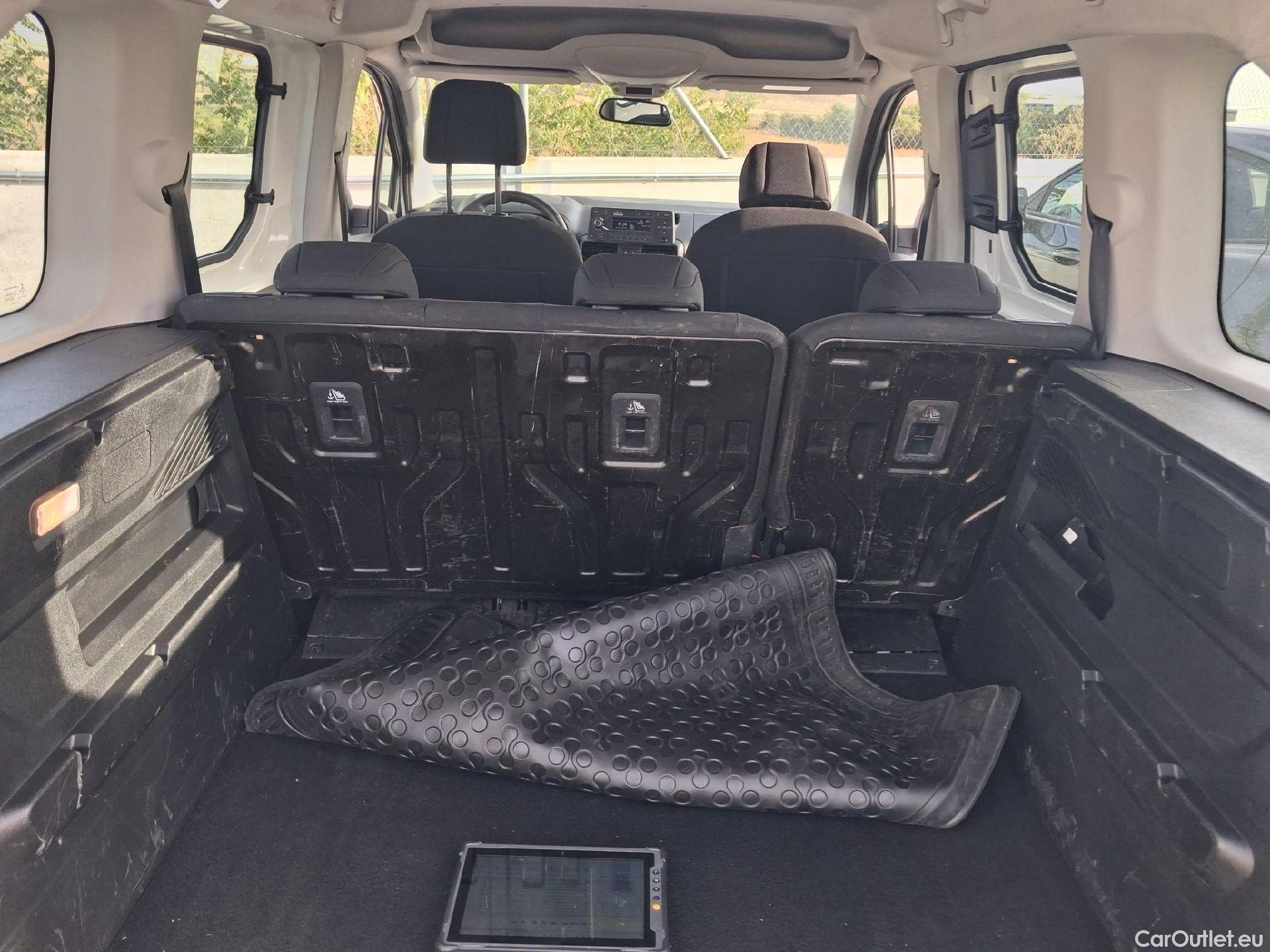  Opel  Combo OPEL  Life / 2018 / 4P / monovolumen compacto 1.5 TD 56kW (75CV) Expression L #47