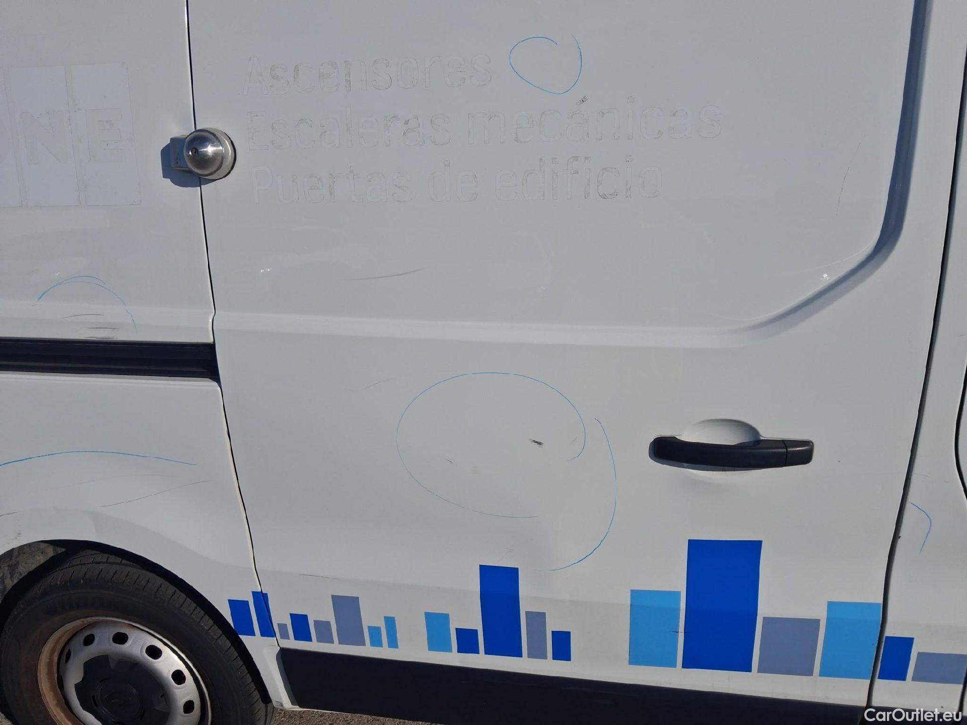 Renault  Trafic RENAULT  / 2019 / 4P / furgón Furgón 27 L1H1 Energy Blue dCi 70 kW- SS #35