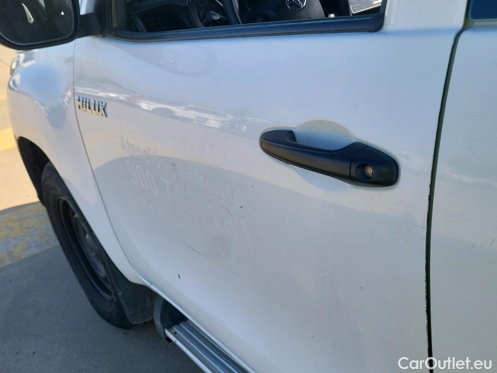  Toyota  Hilux TOYOTA  / 2016 / 2P / pickup 2.4 D-4D Cabina Extra GX #18