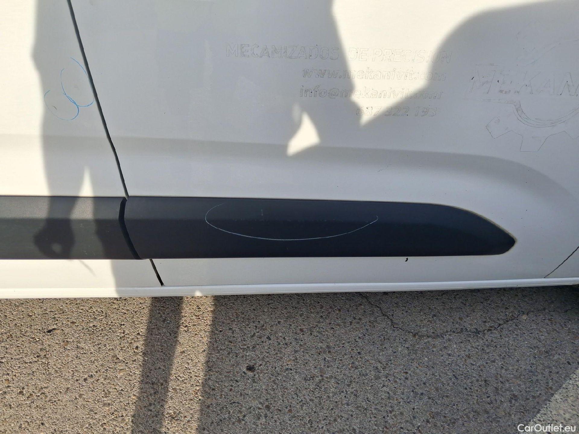  Opel  Combo OPEL  Life / 2018 / 4P / monovolumen compacto 1.5 TD 56kW (75CV) Expression L #51