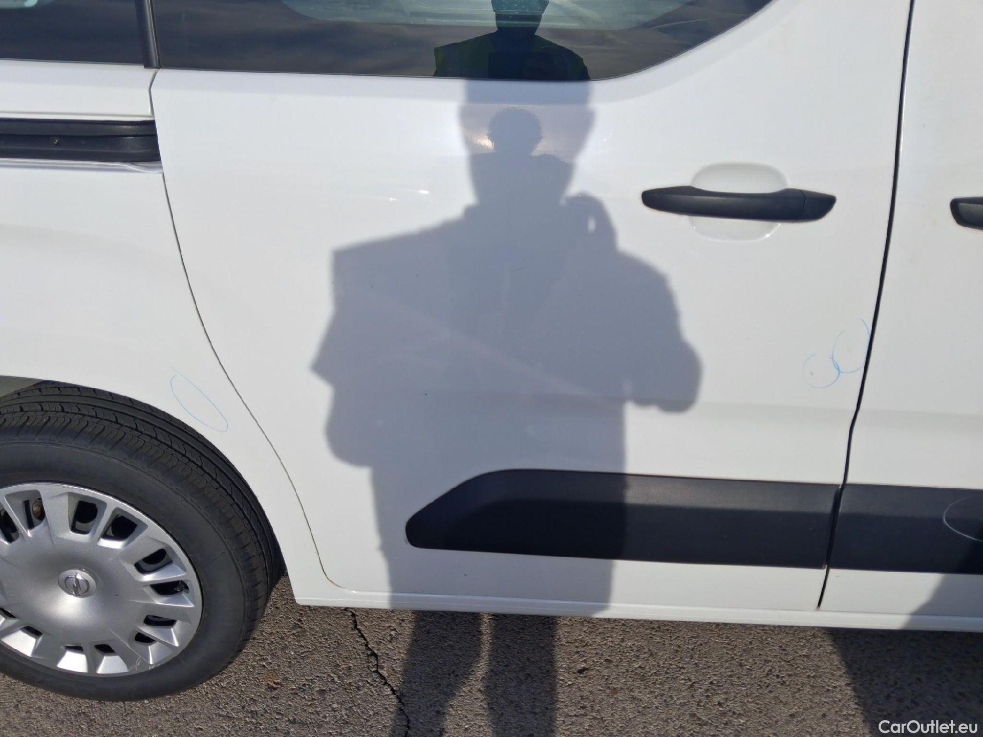  Opel  Combo OPEL  Life / 2018 / 4P / monovolumen compacto 1.5 TD 56kW (75CV) Expression L #49