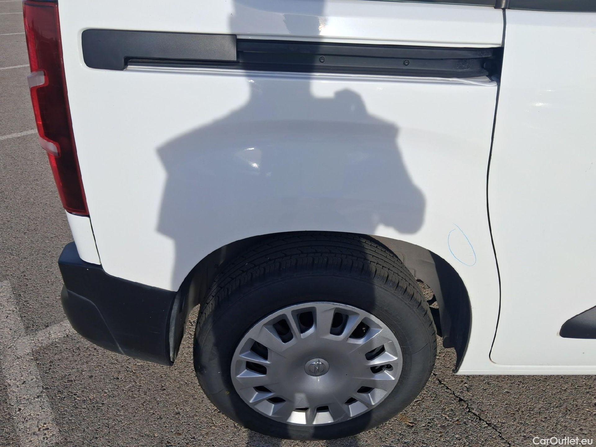  Opel  Combo OPEL  Life / 2018 / 4P / monovolumen compacto 1.5 TD 56kW (75CV) Expression L #48