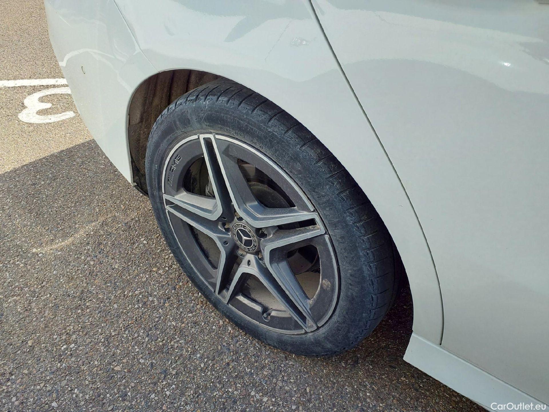  Mercedes  CLA-Klasse MERCEDES-BENZ CLA / 2019 / 4P / coupé CLA 200 D DCT #13