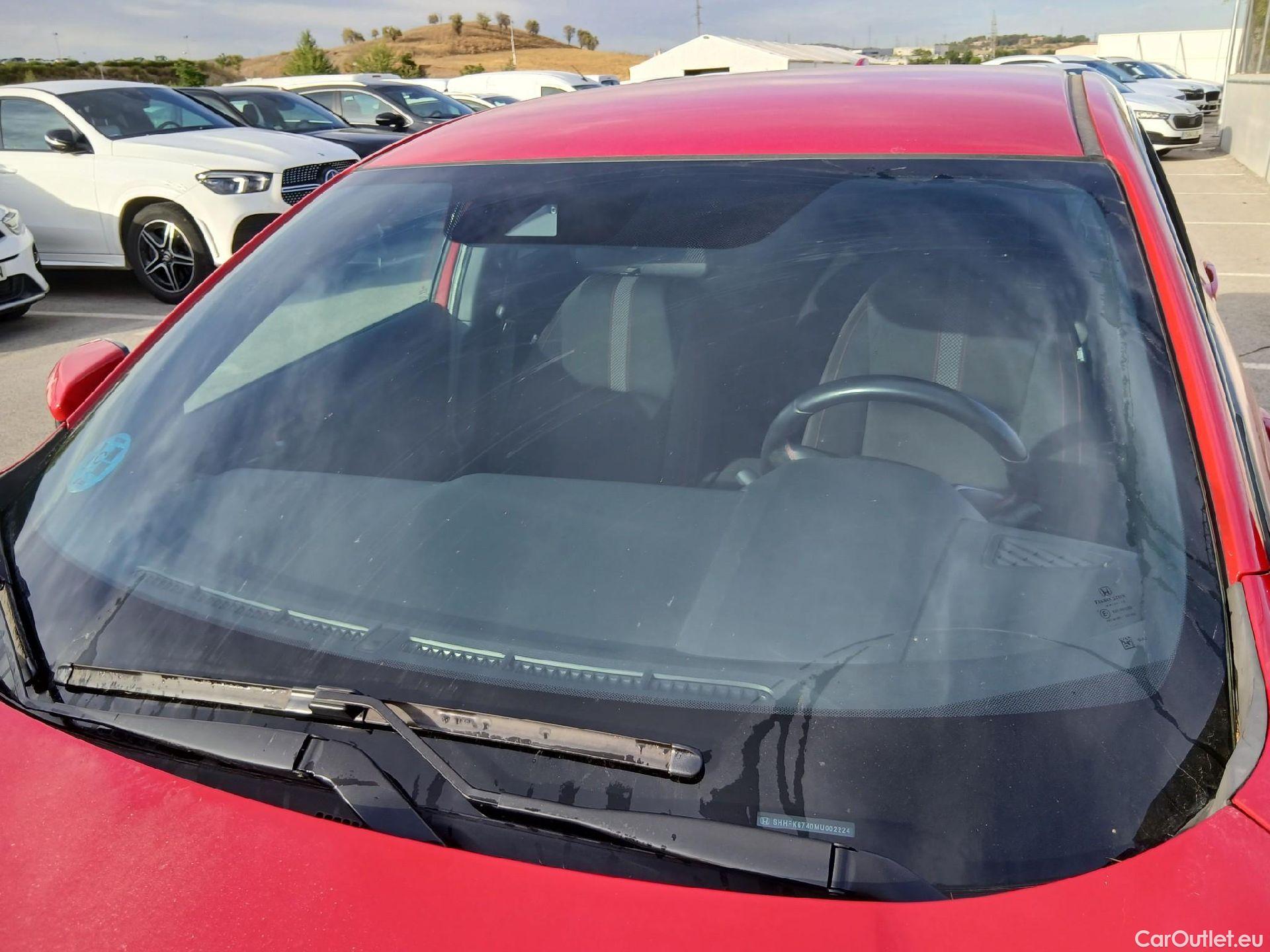  Honda  Civic HONDA  / 2019 / 5P / berlina con portón 1.0 I-VTEC TURBO COMF SPORT LINE #3