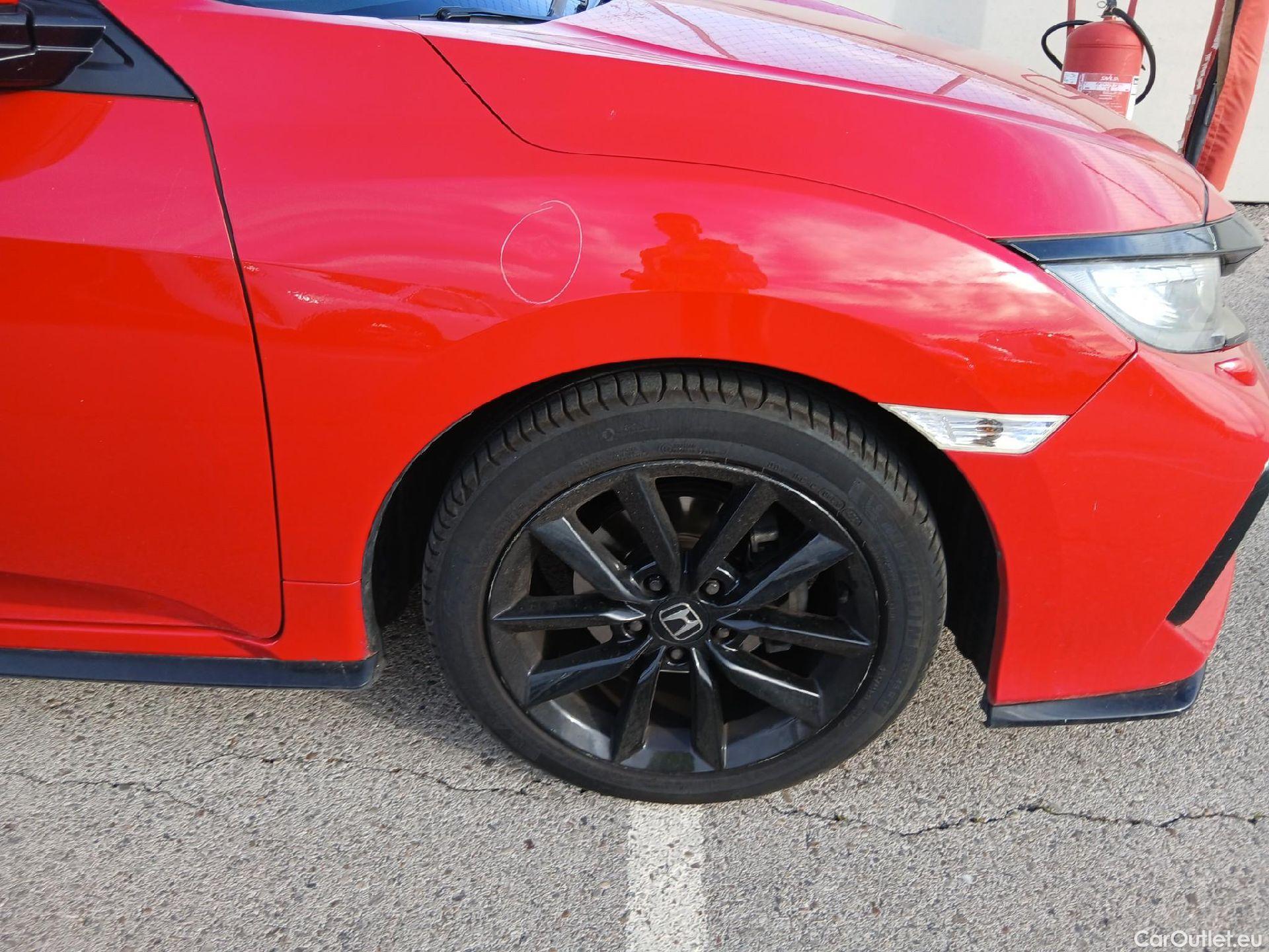  Honda  Civic HONDA  / 2019 / 5P / berlina con portón 1.0 I-VTEC TURBO COMF SPORT LINE #61
