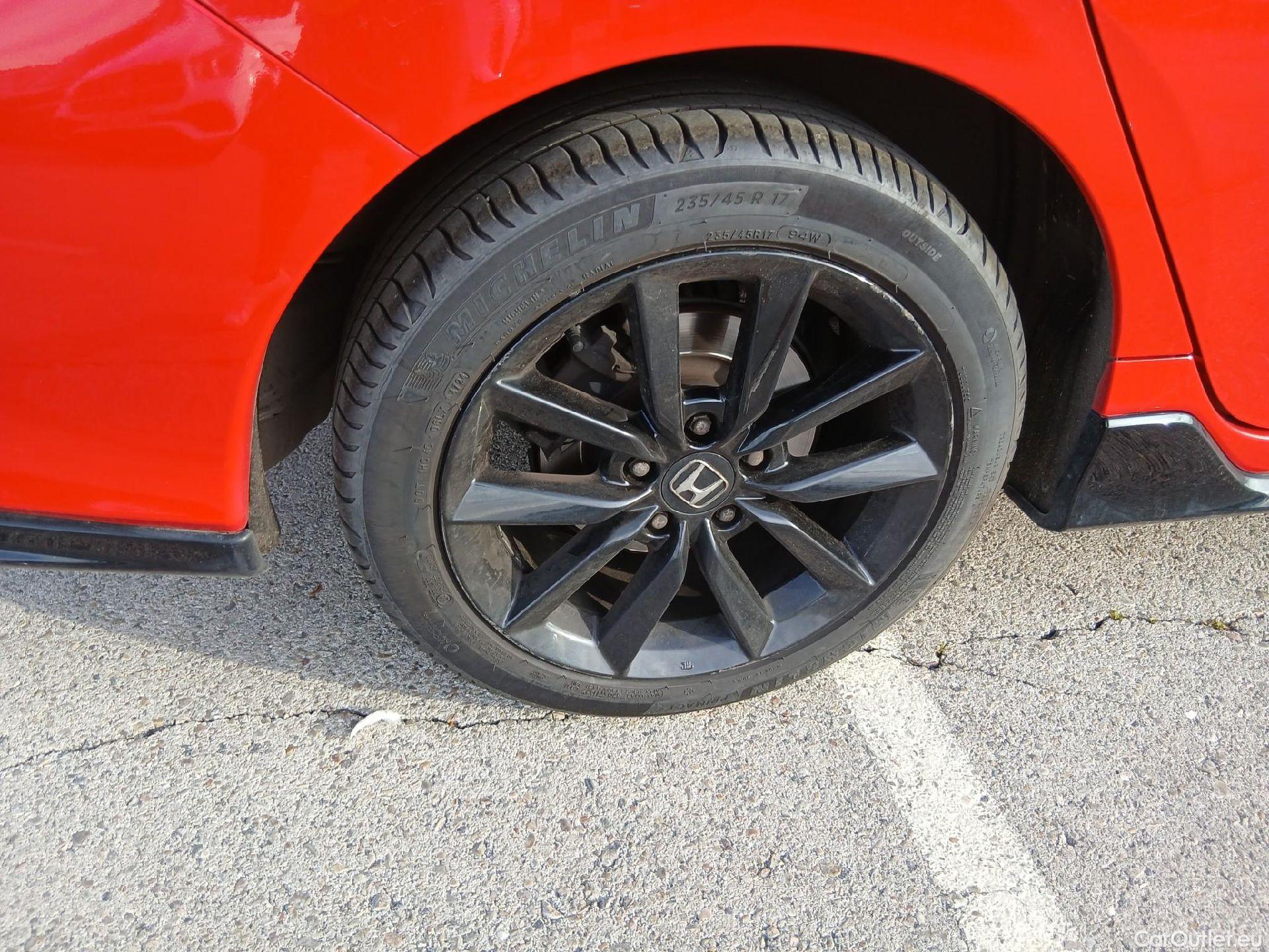  Honda  Civic HONDA  / 2019 / 5P / berlina con portón 1.0 I-VTEC TURBO COMF SPORT LINE #40