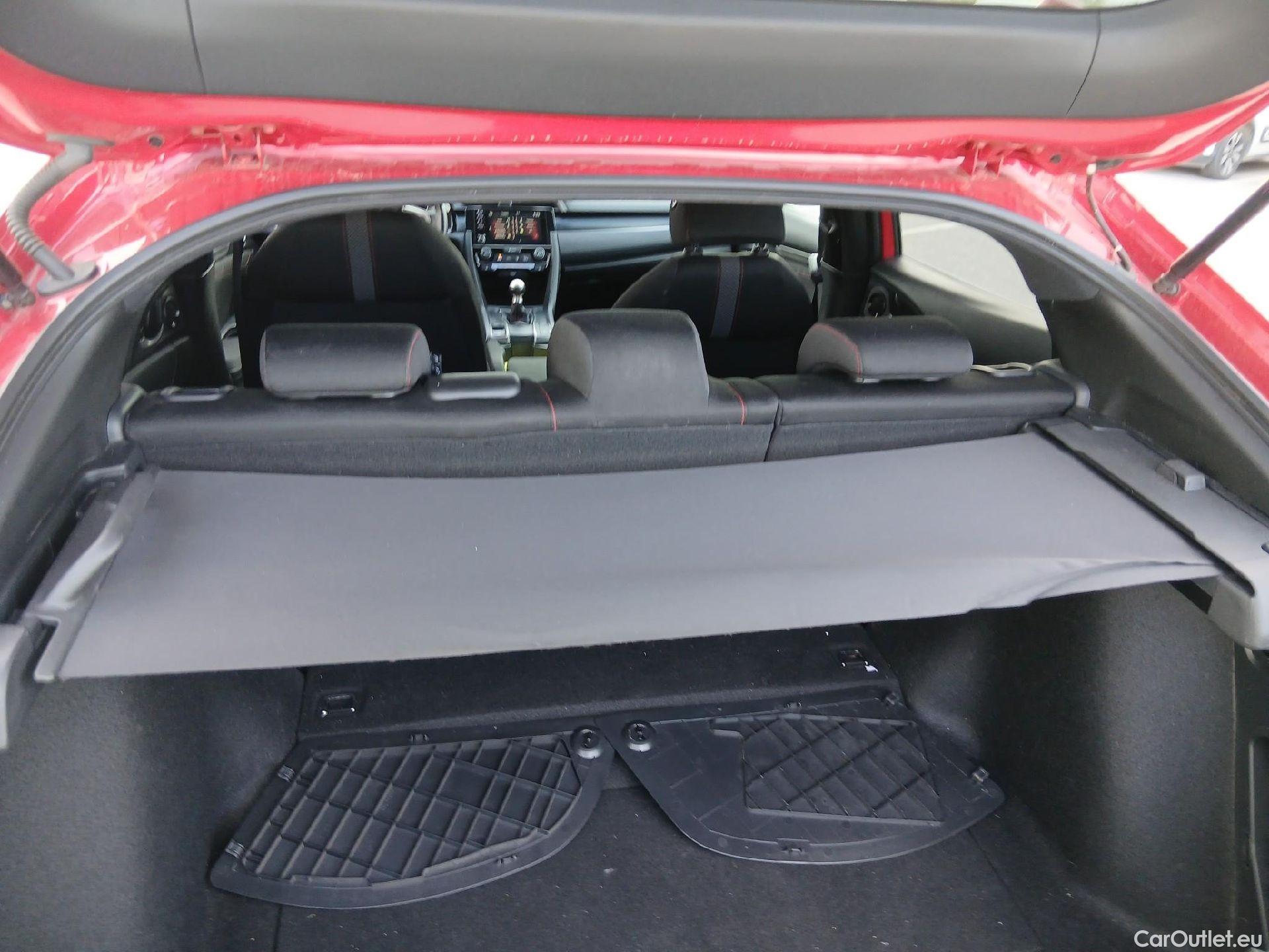  Honda  Civic HONDA  / 2019 / 5P / berlina con portón 1.0 I-VTEC TURBO COMF SPORT LINE #19