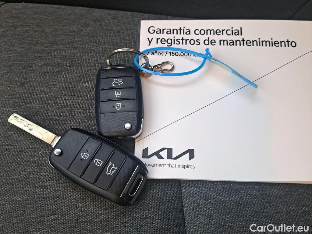  KIA  STONIC KIA  / 2017 / 5P / todoterreno 1.2 DPi 62kW (84CV) Concept #8