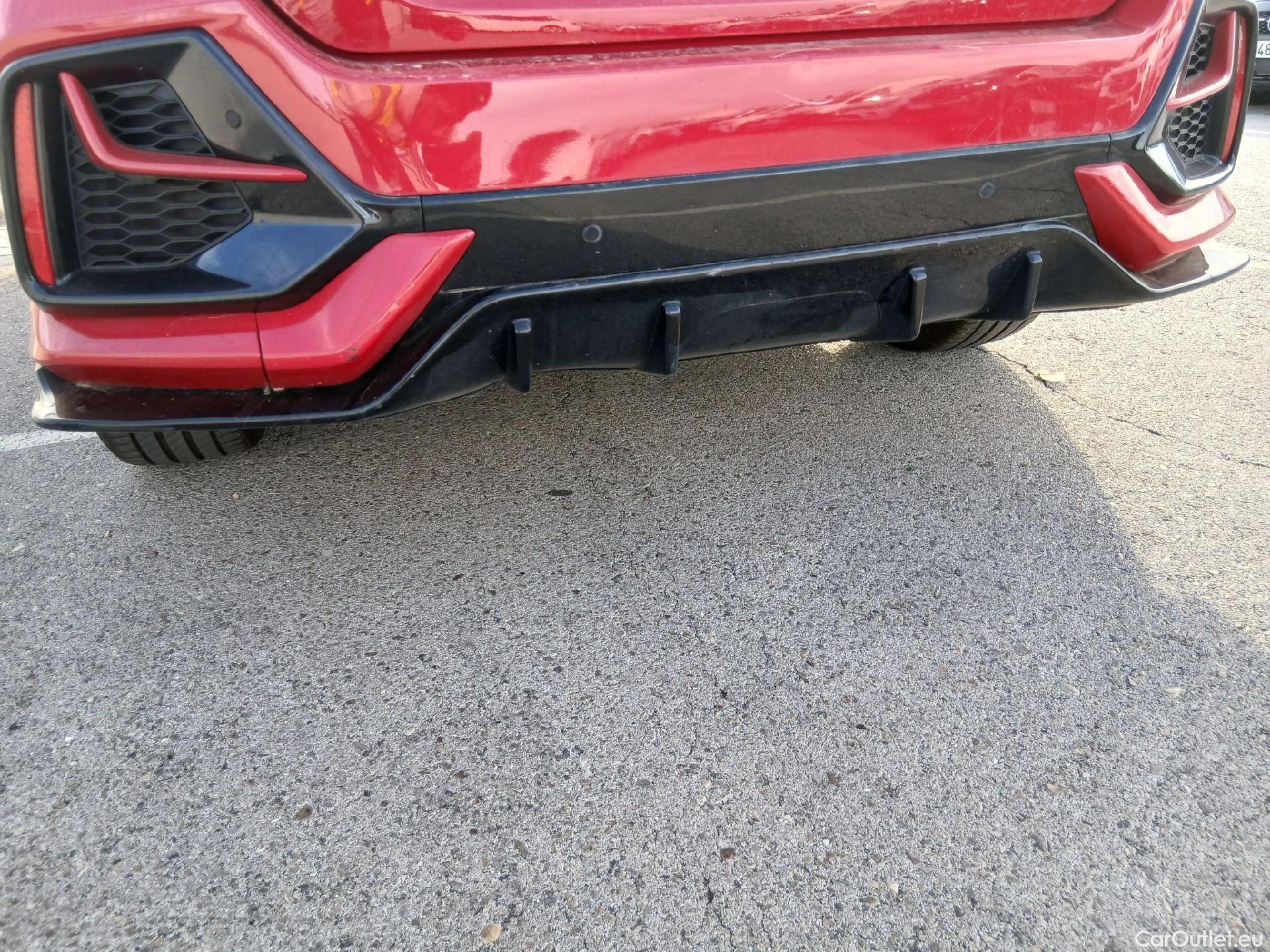  Honda  Civic HONDA  / 2019 / 5P / berlina con portón 1.0 I-VTEC TURBO COMF SPORT LINE #38