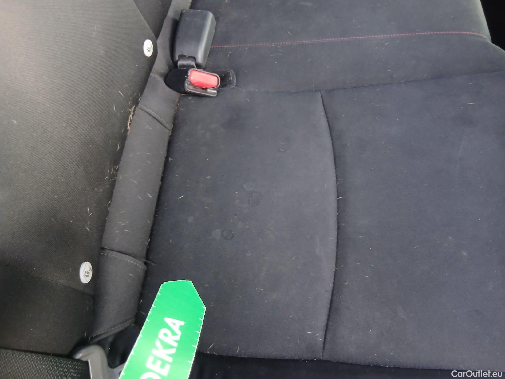 Honda  Civic HONDA  / 2019 / 5P / berlina con portón 1.0 I-VTEC TURBO COMF SPORT LINE #51