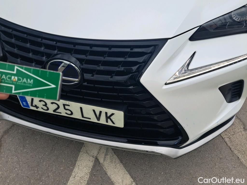  Lexus  NX LEXUS  / 2017 / 5P / todoterreno 2.5 300h Premium 2WD #24