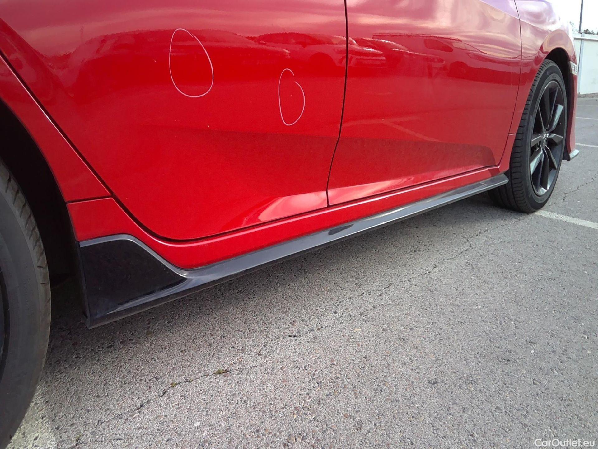  Honda  Civic HONDA  / 2019 / 5P / berlina con portón 1.0 I-VTEC TURBO COMF SPORT LINE #64