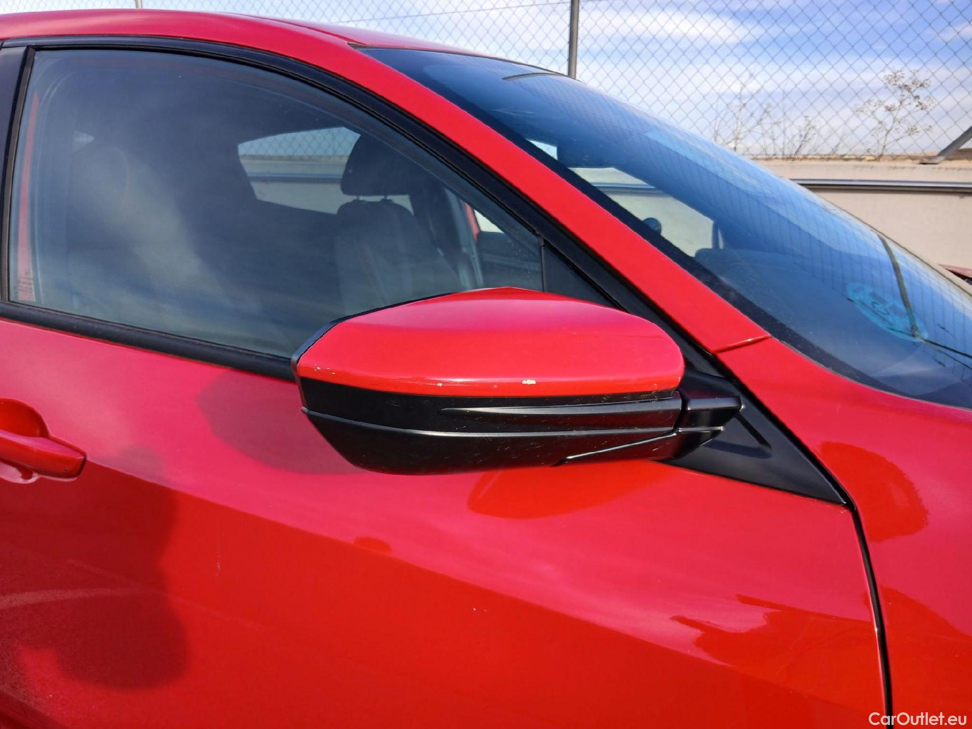  Honda  Civic HONDA  / 2019 / 5P / berlina con portón 1.0 I-VTEC TURBO COMF SPORT LINE #58