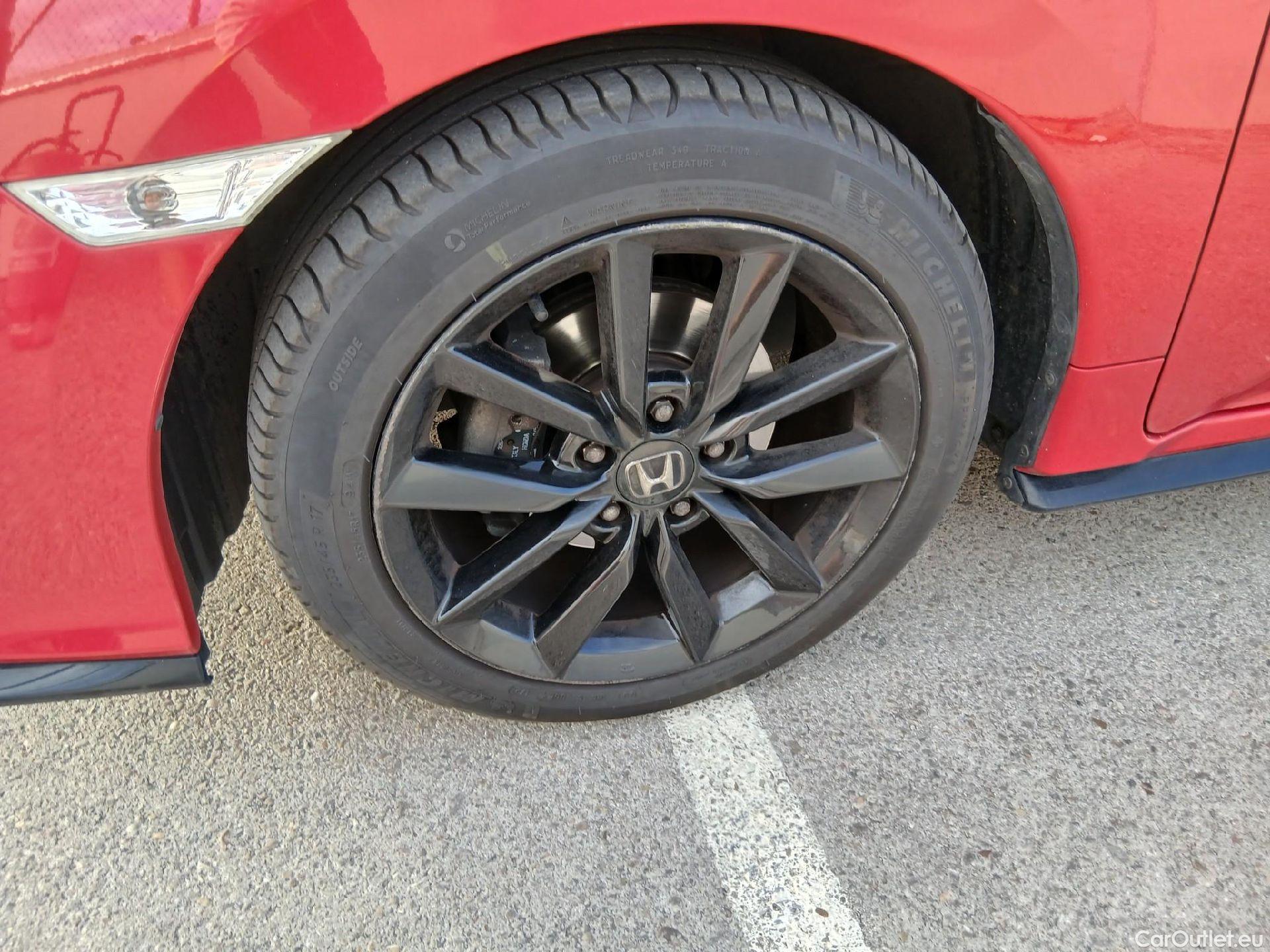  Honda  Civic HONDA  / 2019 / 5P / berlina con portón 1.0 I-VTEC TURBO COMF SPORT LINE #18