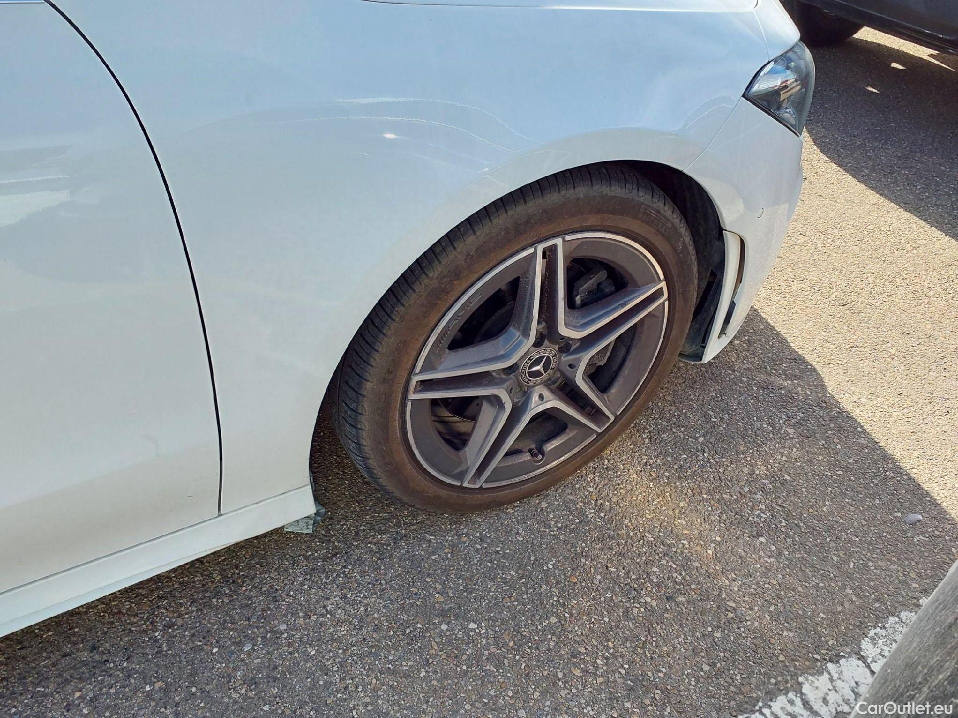  Mercedes  CLA-Klasse MERCEDES-BENZ CLA / 2019 / 4P / coupé CLA 200 D DCT #15