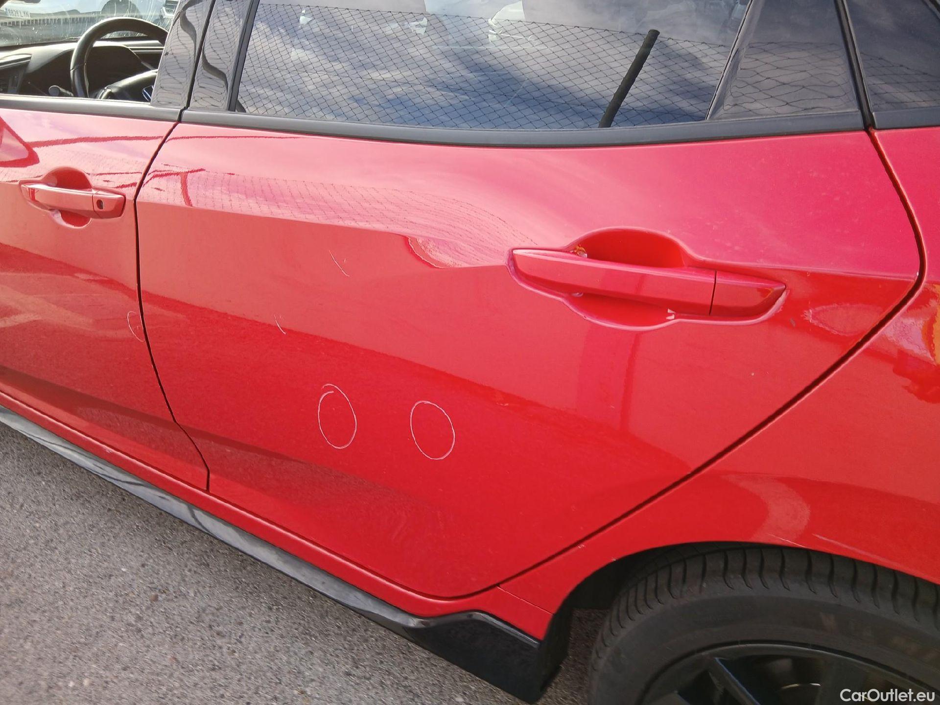  Honda  Civic HONDA  / 2019 / 5P / berlina con portón 1.0 I-VTEC TURBO COMF SPORT LINE #27