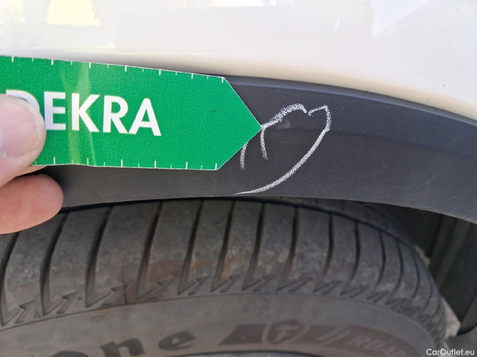  Nissan  Qashqai NISSAN  / 2021 / 5P / todoterreno DIG-T 103kW (140CV) mHEV 4x2 Acenta #16