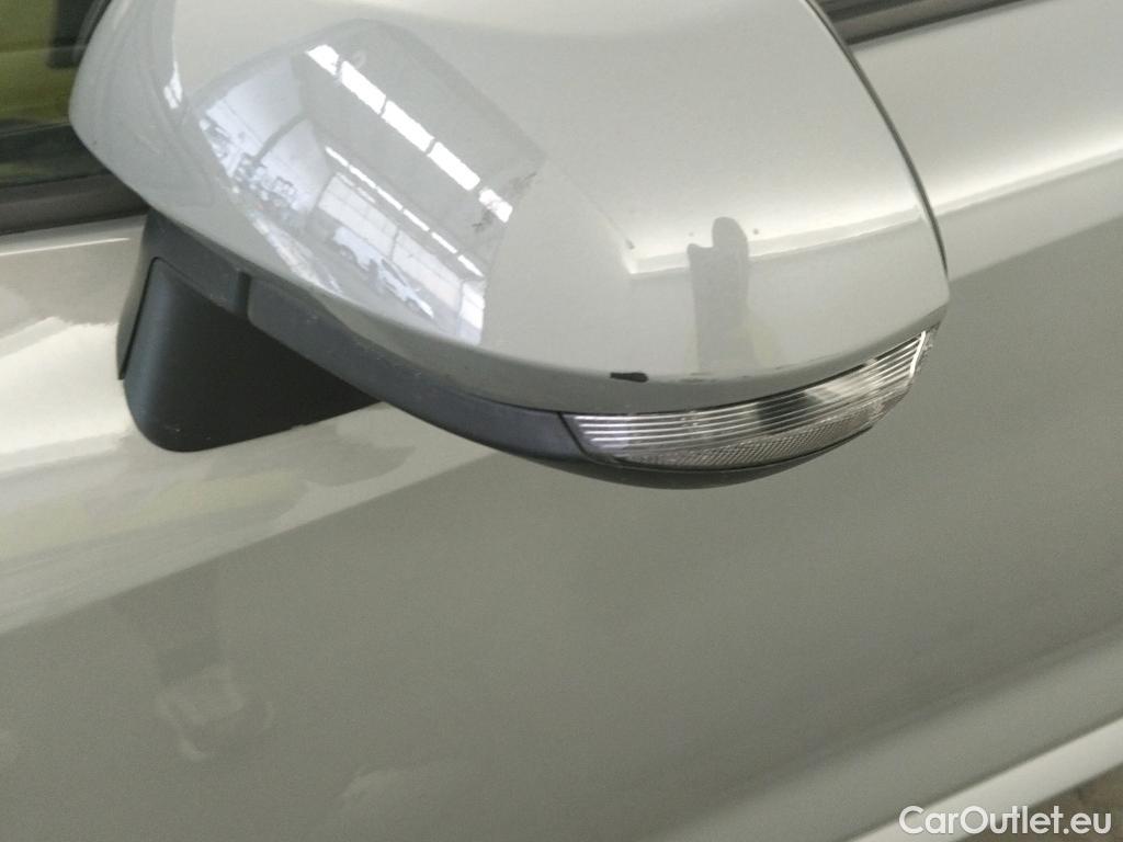 Toyota  Corolla TOYOTA  / 2019 / 5P / familiar 1.8 125H BUSINESS PLUS E-CVT TOU SPORT #15