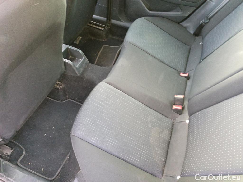  Seat  Ibiza SEAT  / 2017 / 5P / berlina con portón 1.0 TSI 81kW (110CV) Style Plus (AC2) #5