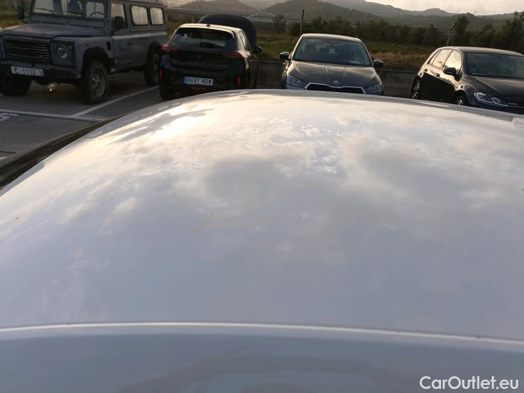  Seat  Ibiza SEAT  / 2017 / 5P / berlina con portón 1.0 TSI 81kW (110CV) Style Plus (AC2) #1