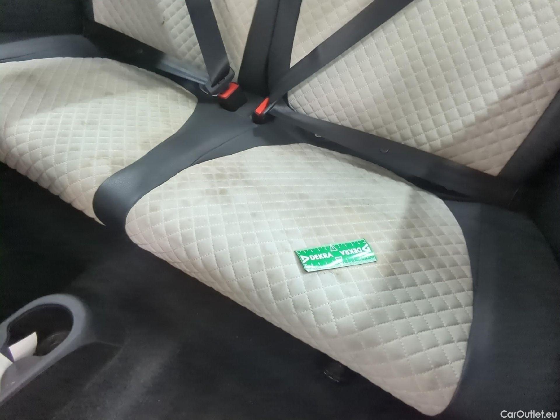  Fiat  500 FIAT  / 2015 / 3P / Berline 1.0 70ch BSG Dolcevita #9