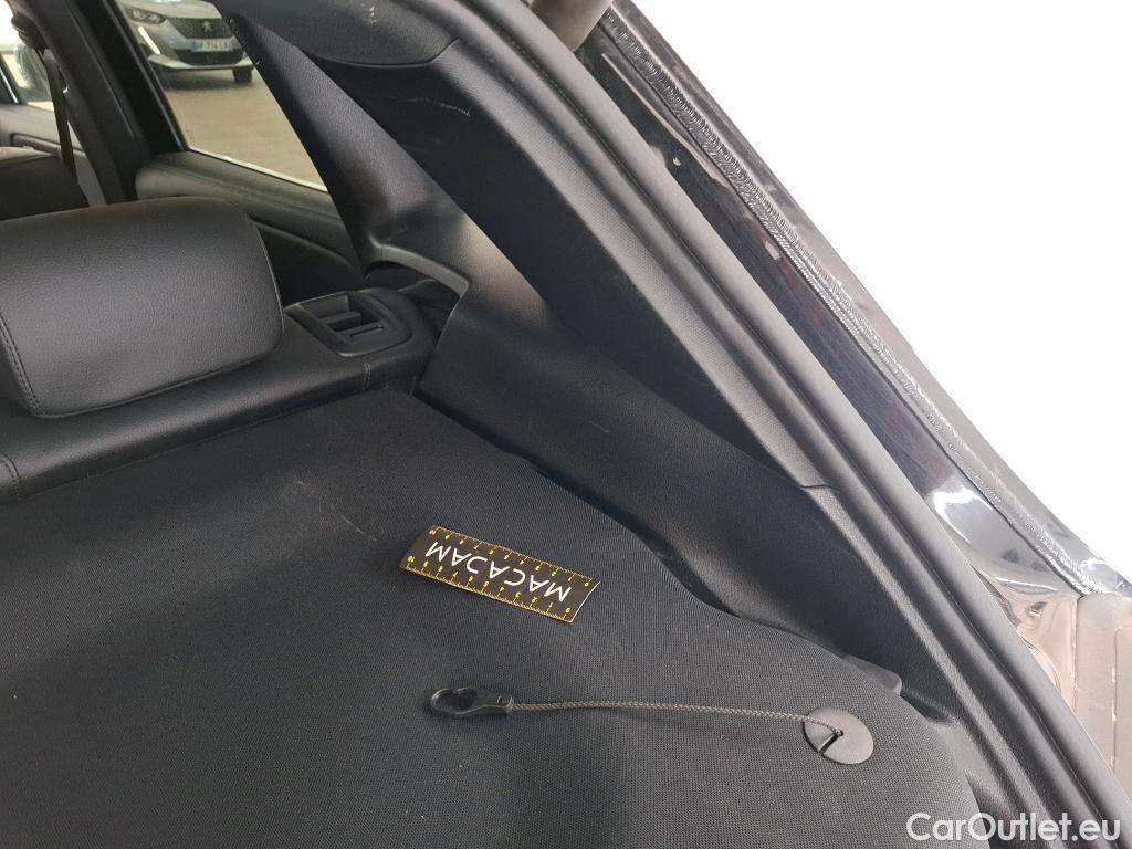  Mercedes  GLA MERCEDES-BENZ  / 2020 / 5P / SUV 1.3  200 PROGRESSIVE LINE DCT #25