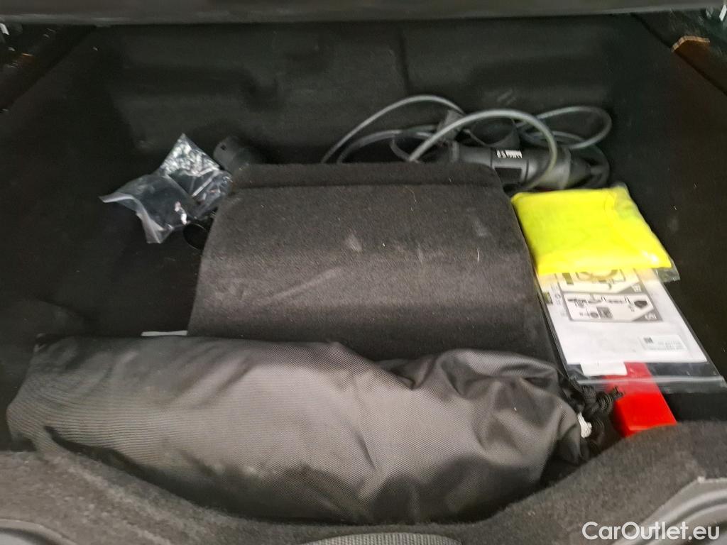  LYNK & Co  01 LYNK CO  2020 5P SUV 1 5 261ch  Hybride Rechargeable #35