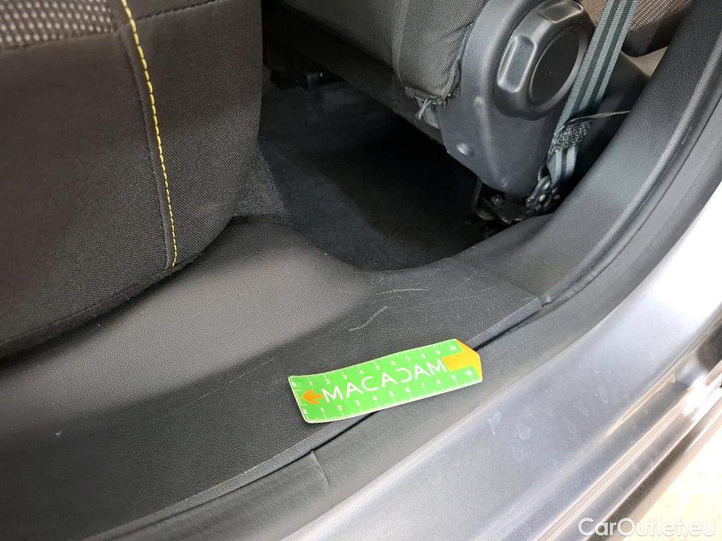  Citroen  C3  Plus 1.2 PureTech 80CV BVM5 6E #3