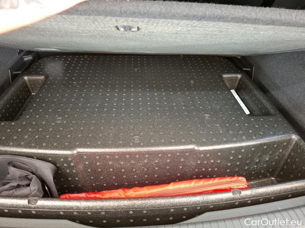  Volkswagen  Tiguan VOLKSWAGEN  / 2020 / 5P / SUV 1.4 eHybrid 245 DSG6 Life #2