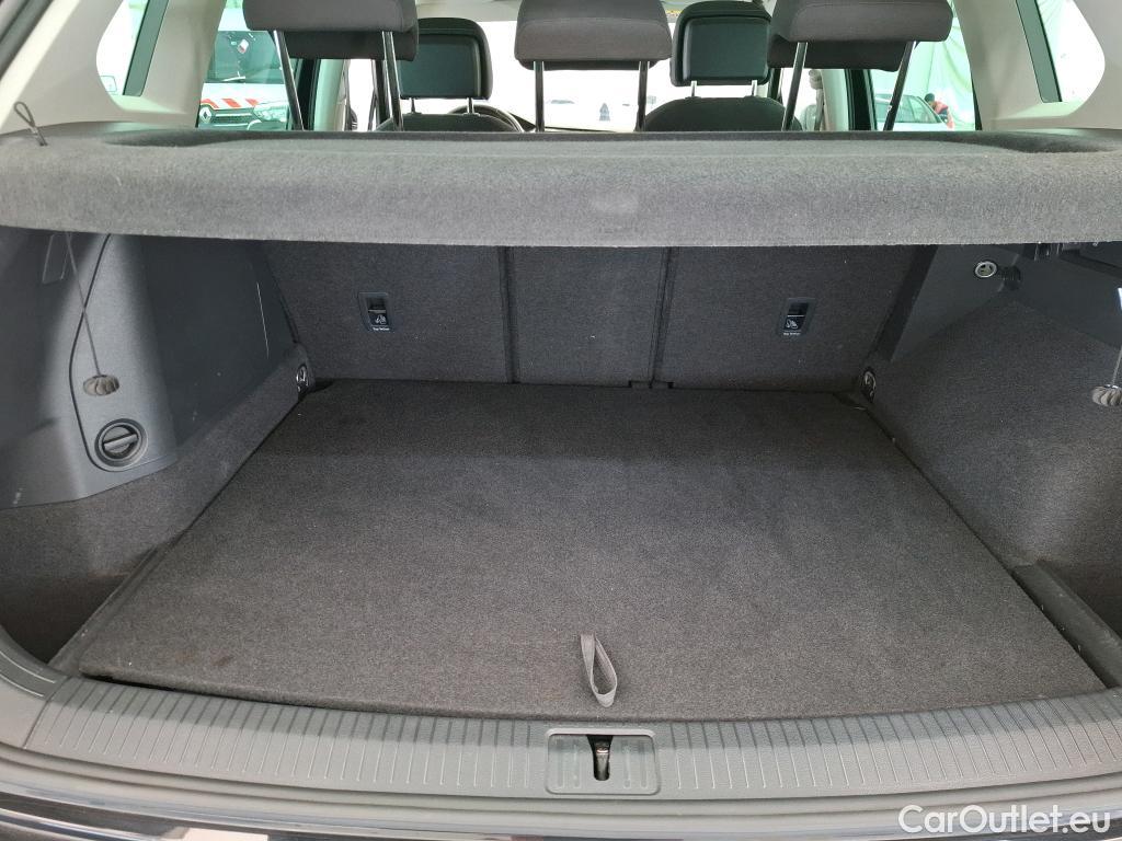  Volkswagen  Tiguan VOLKSWAGEN  / 2020 / 5P / SUV 1.4 eHybrid 245 DSG6 Life #1
