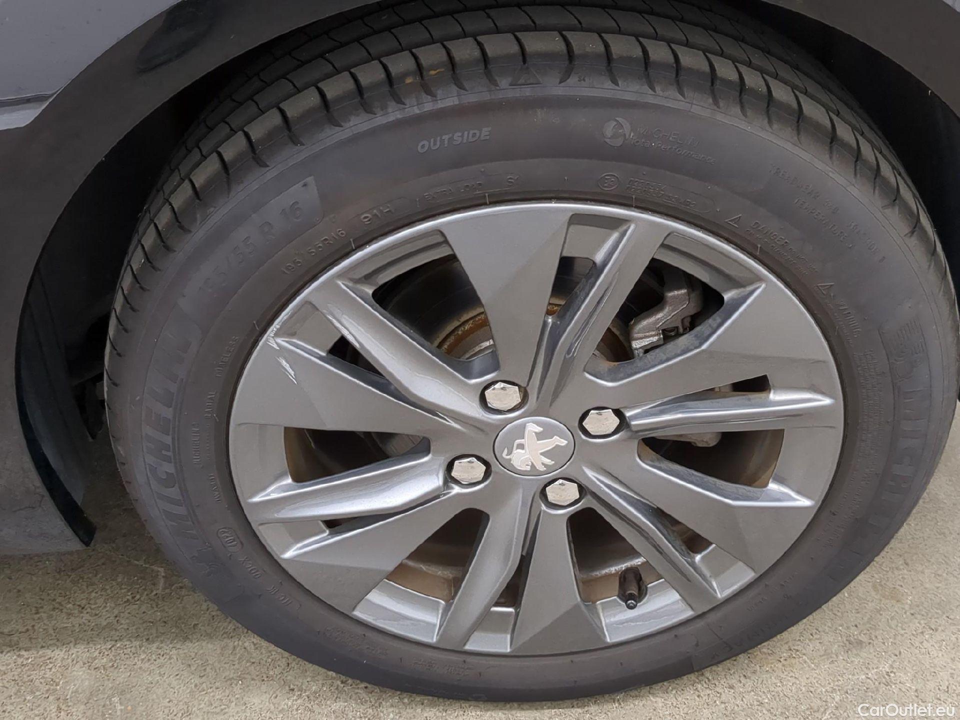  Peugeot  208  (e-) Allure Pack 50kWh BVA #11