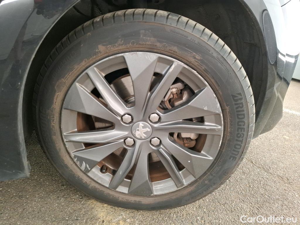  Peugeot  208  (e-) Allure Pack 50kWh BVA #28