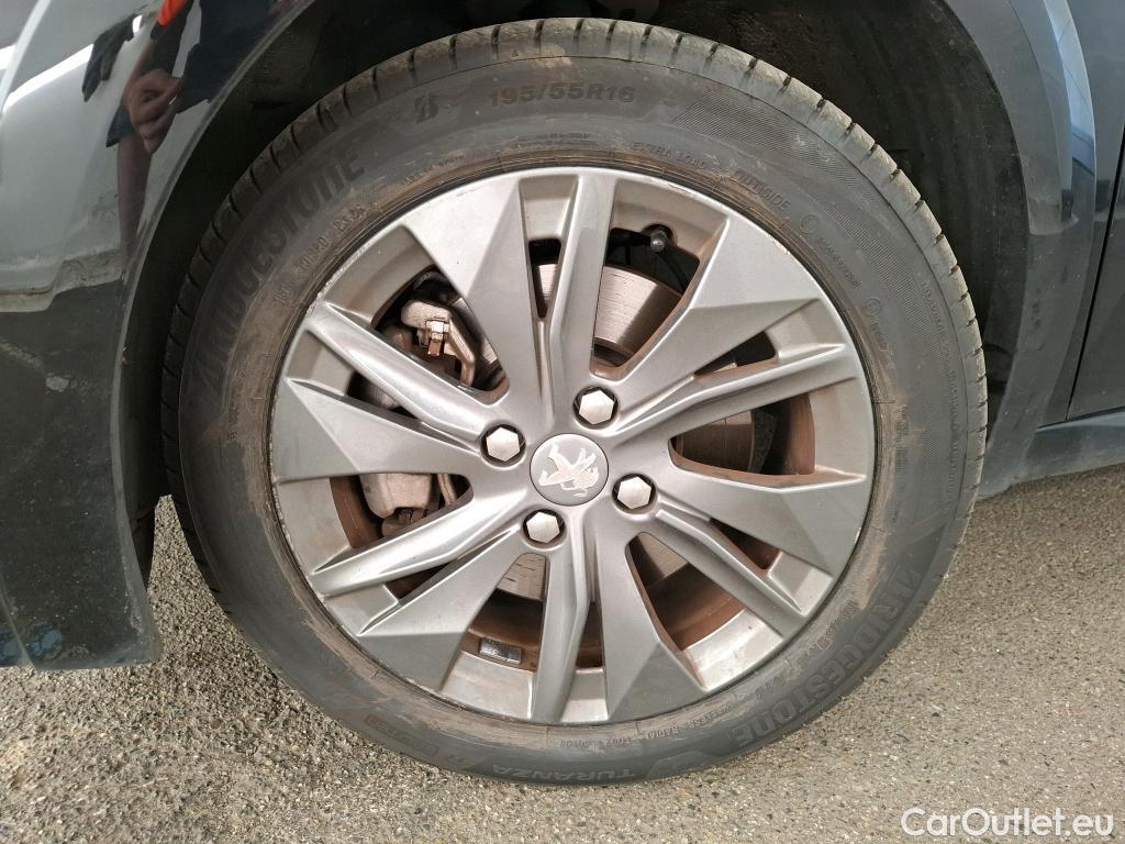  Peugeot  208  (e-) Allure Pack 50kWh BVA #15