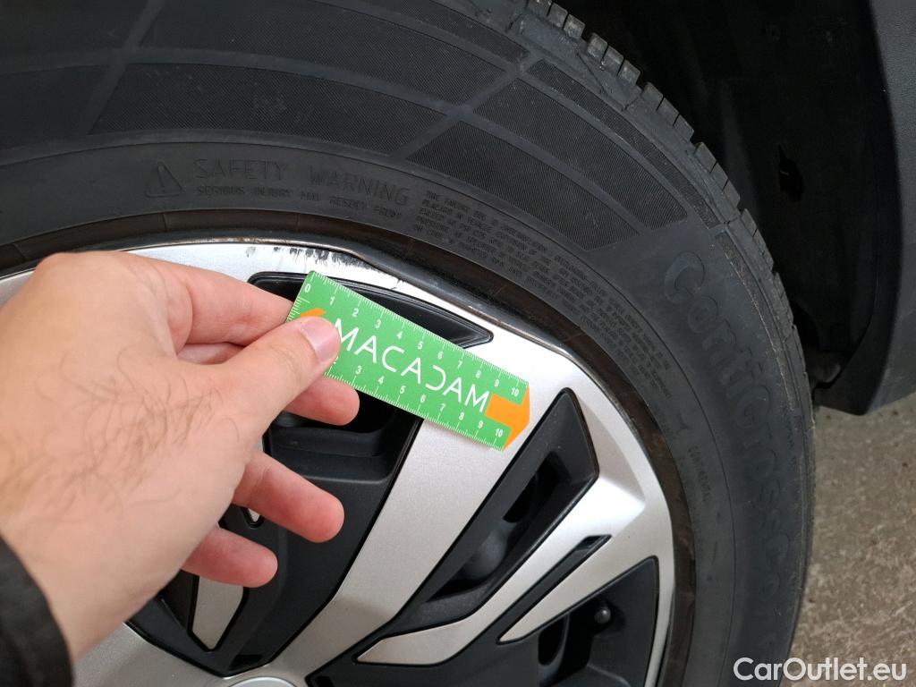  Peugeot  2008  (e-) Active Pack 50kWh BVA #38