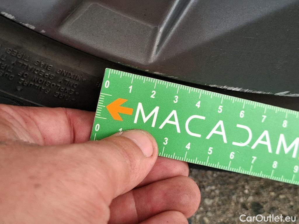  Peugeot  208  (e-) Allure Pack 50kWh BVA #24