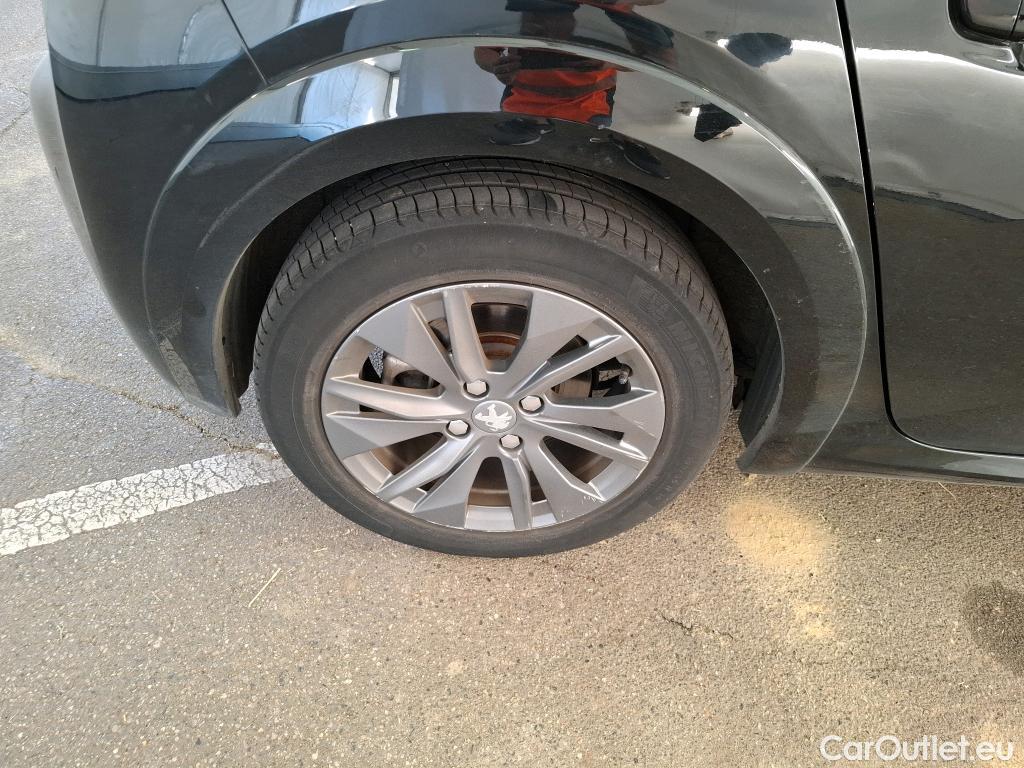  Peugeot  208  (e-) Allure Pack 50kWh BVA #19