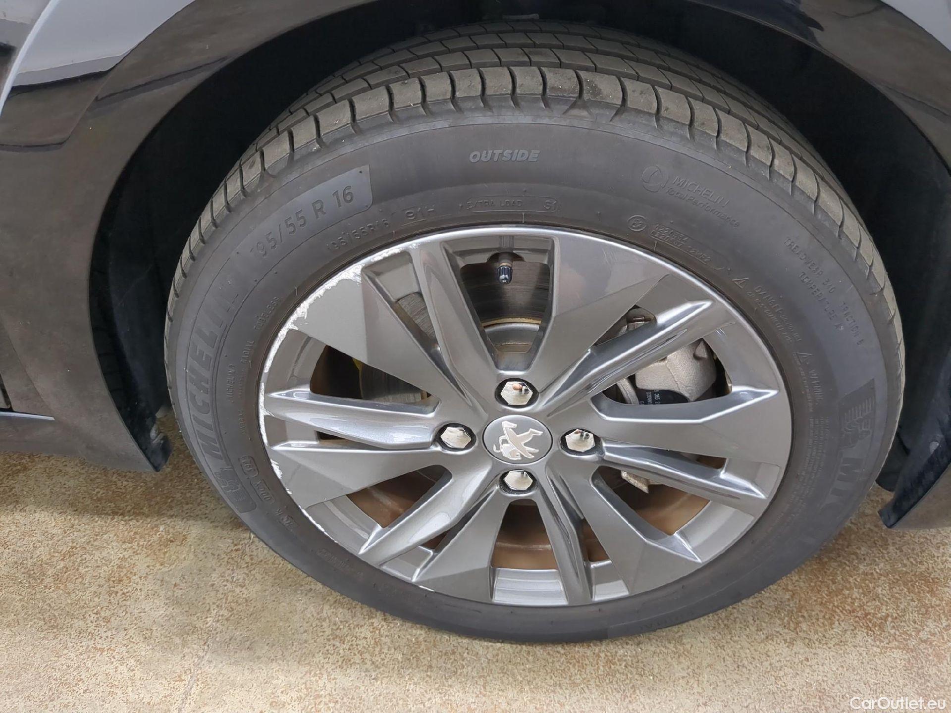  Peugeot  208  (e-) Allure Pack 50kWh BVA #1